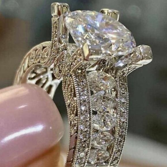 NEW 925 sterling silver diamond ring, cute Ring, shiny Ring.